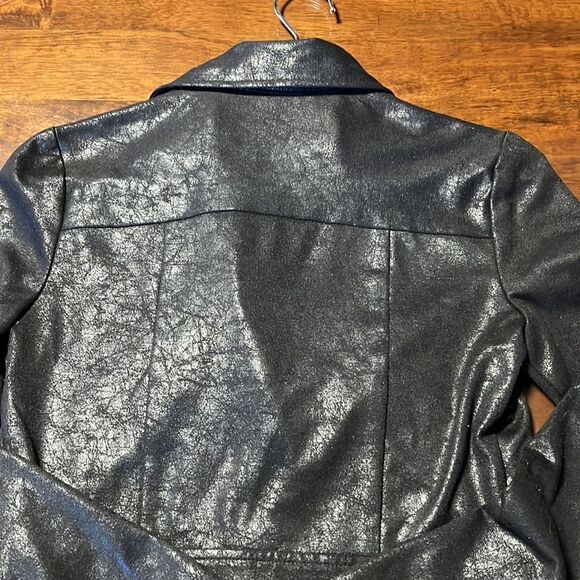 izByer . Crop Jacket
Size S - Picture 10 of 12